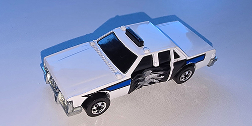 4-1 1980s Police Car